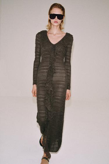 ROBE EN MAILLE POINTELLE À VOLANTS - Marron / Taupe de Zara - Image 0