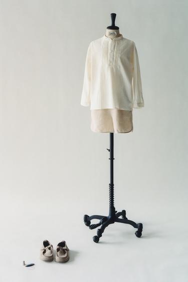 CHEMISE STRUCTURÉE COL MAO - Écru de Zara