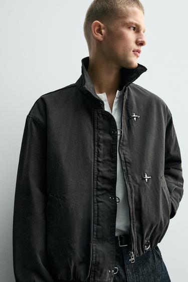 VESTE COURTE COUPE AJUSTÉE AVEC BRANDEBOURGS MÉTALLIQUES - Gris de Zara - Image 5