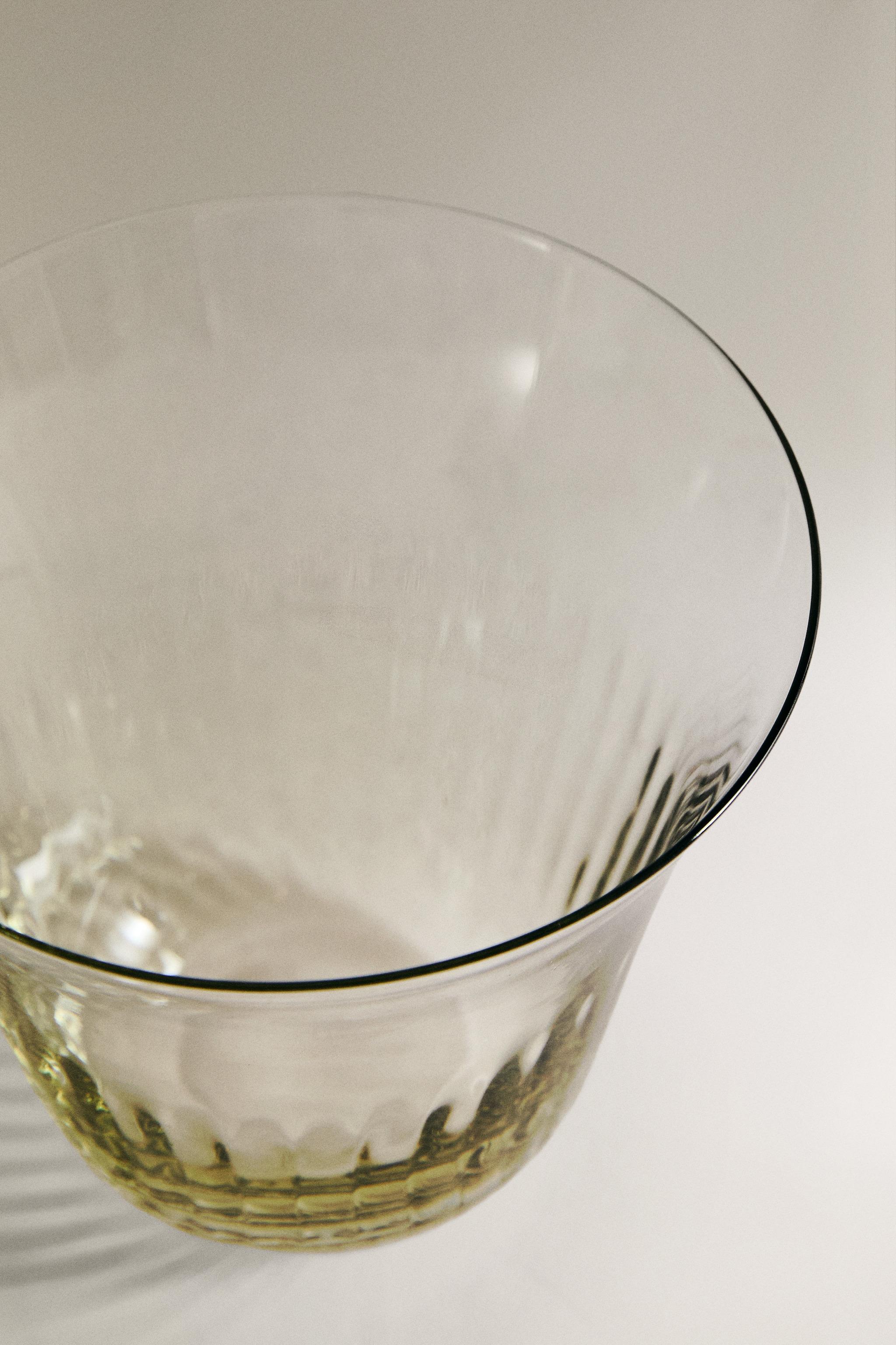 TRANSPARENT GLASS TUMBLER