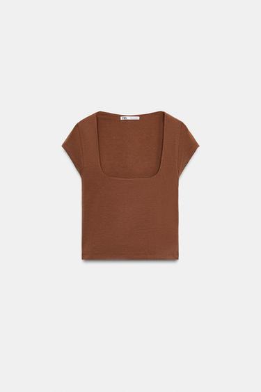 CAMISETA CROP ESCOTE CUADRADO - Marrón de Zara