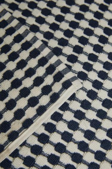 TAPIS DE BAIN TEXTURÉ WAFFLE - Bleu marine de Zara - Image 2