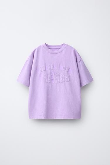 T-SHIRT À INSCRIPTION EN RELIEF - Lilas de Zara