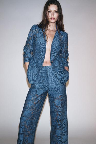 PANTALÓN CROPPED ENCAJE - Azul de Zara