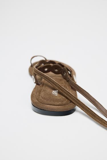 SANDALES ŒILLETS MÉTALLIQUES CUIR - Marron de Zara - Image 5