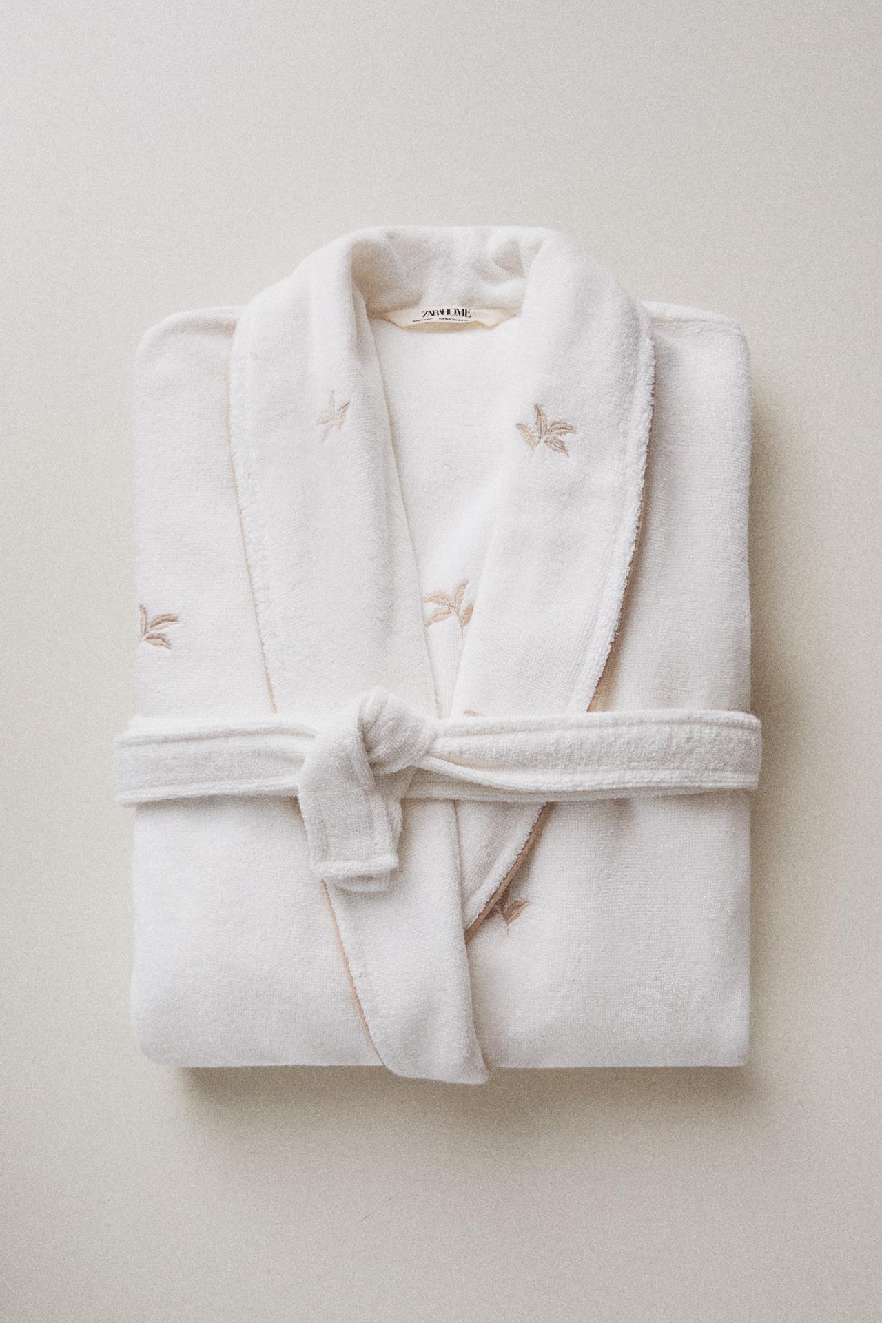 FLORAL COTTON DRESSING GOWN (380 GSM) — Ivory