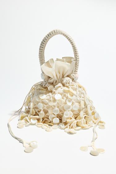 TASCHE MIT APPLIKATIONEN IN PERLMUTTOPTIK - Hellbeige von Zara
