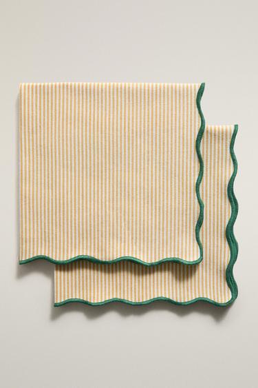 PACK OF STRIPED NAPKINS WITH SCALLOPED EDGE (PACK OF 2) - Yellow by Zara