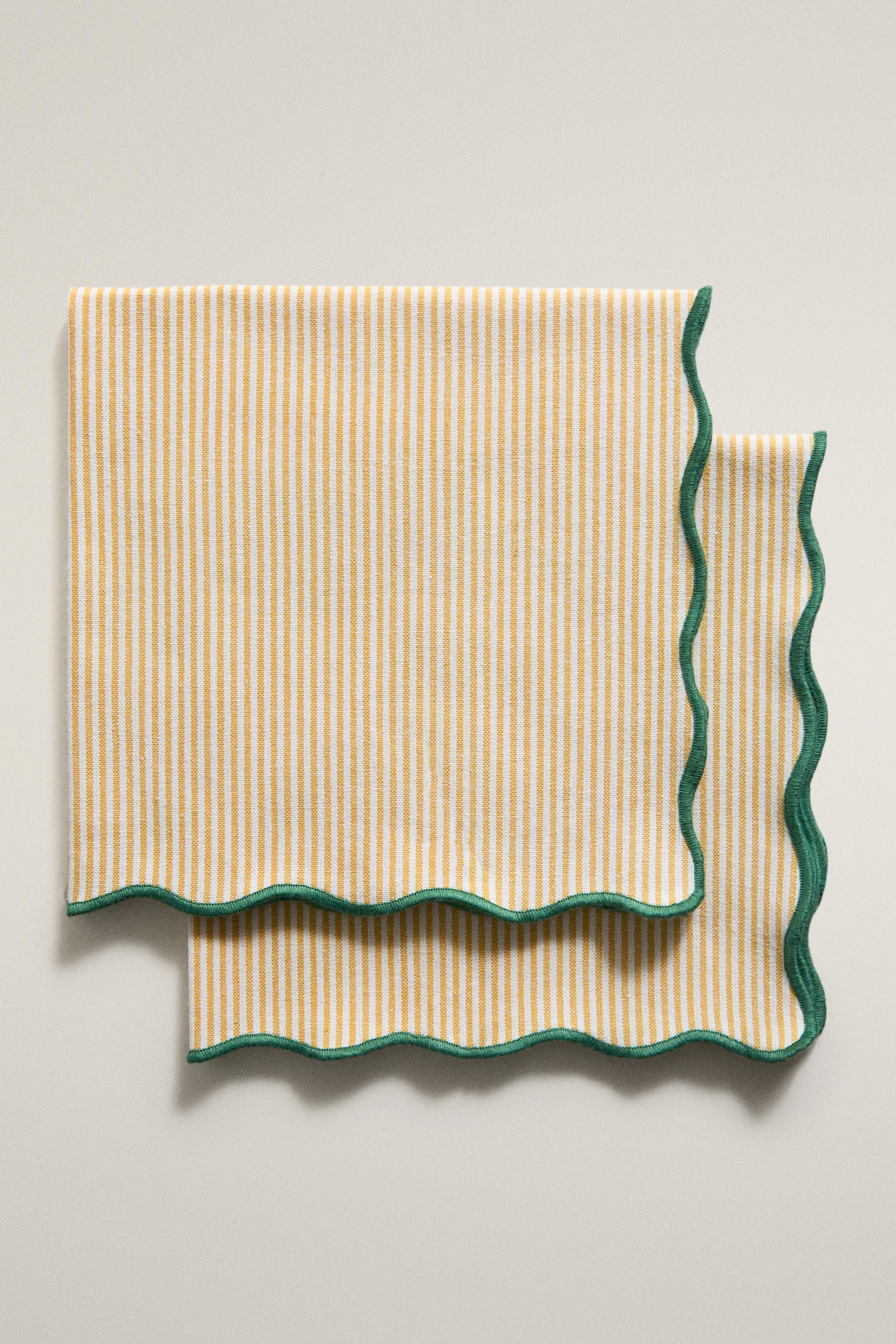 STRIPED NAPKINS WITH SCALLOPED EDGE (PACK OF 2)