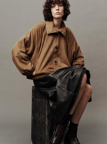 Veste bomber courte en cuir effet daim - Marron clair de Zara