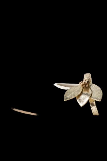 BALLERINA MIT BLUMENDETAIL - Weiß von Zara