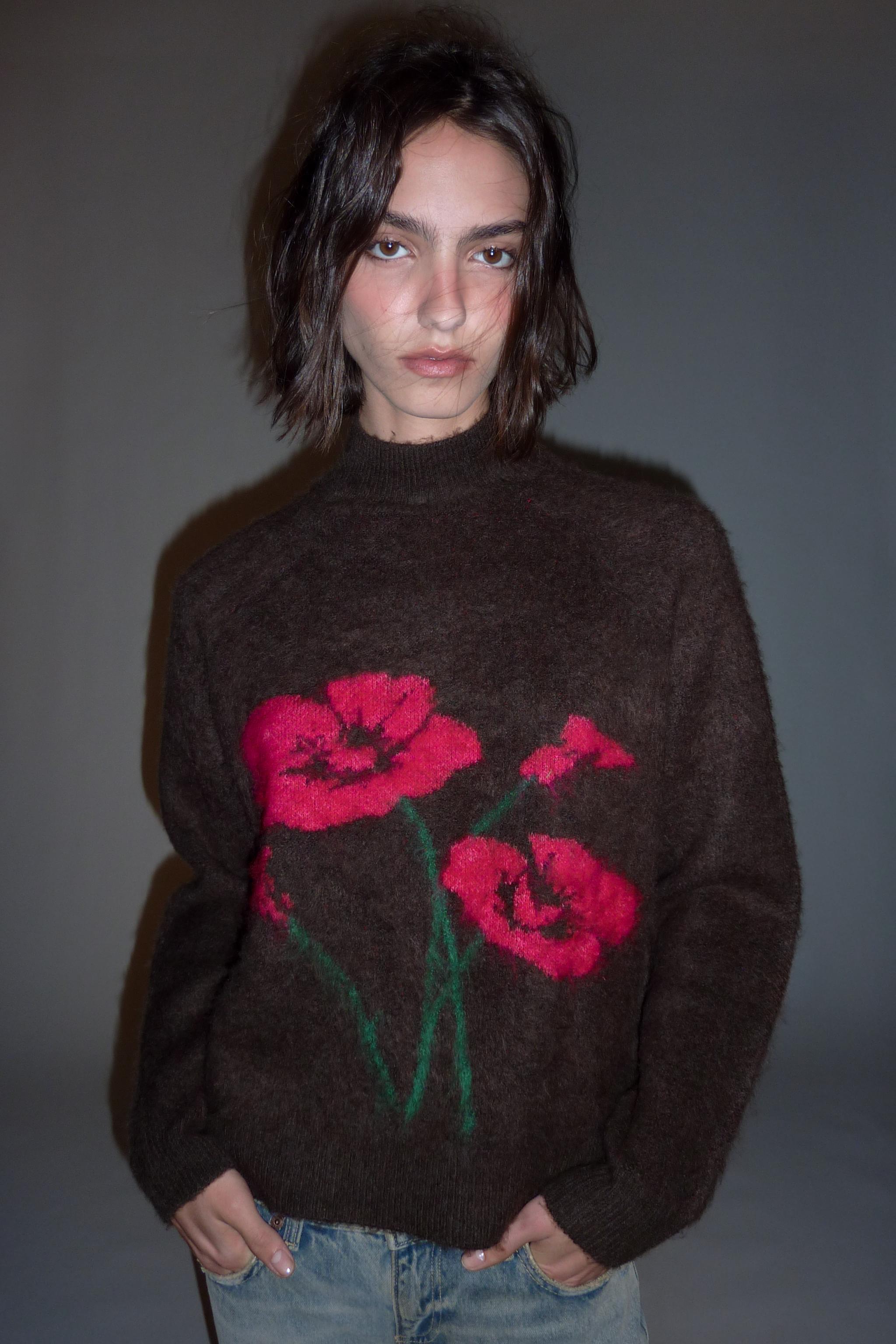 PULL EN MAILLE À FLEURS