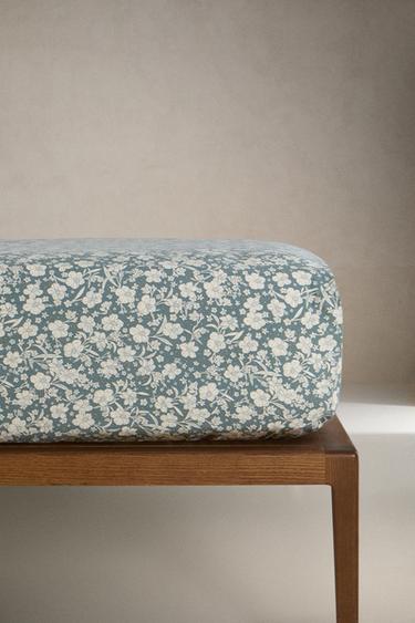 CHILDREN'S TROPICAL FLORAL FITTED SHEET - Ecru / Green by Zara
