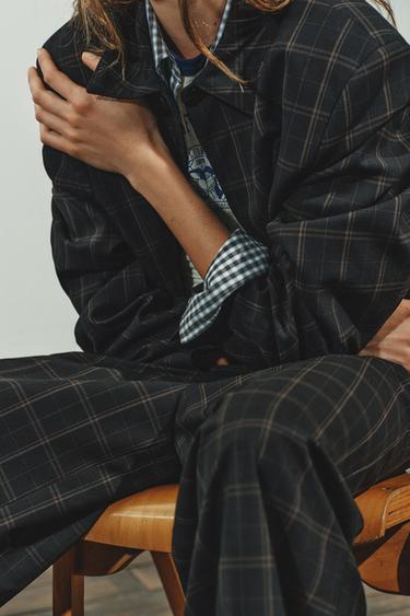 VESTE À CARREAUX AVEC ÉPAULETTES - Noir / Marron de Zara - Image 3