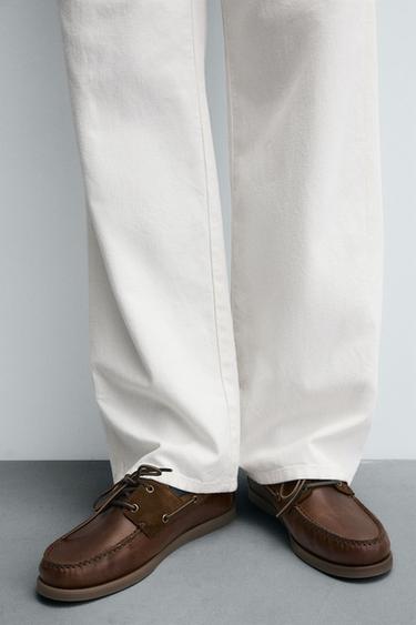 CHAUSSURES BATEAU EN CUIR - Marron de Zara - Image 2