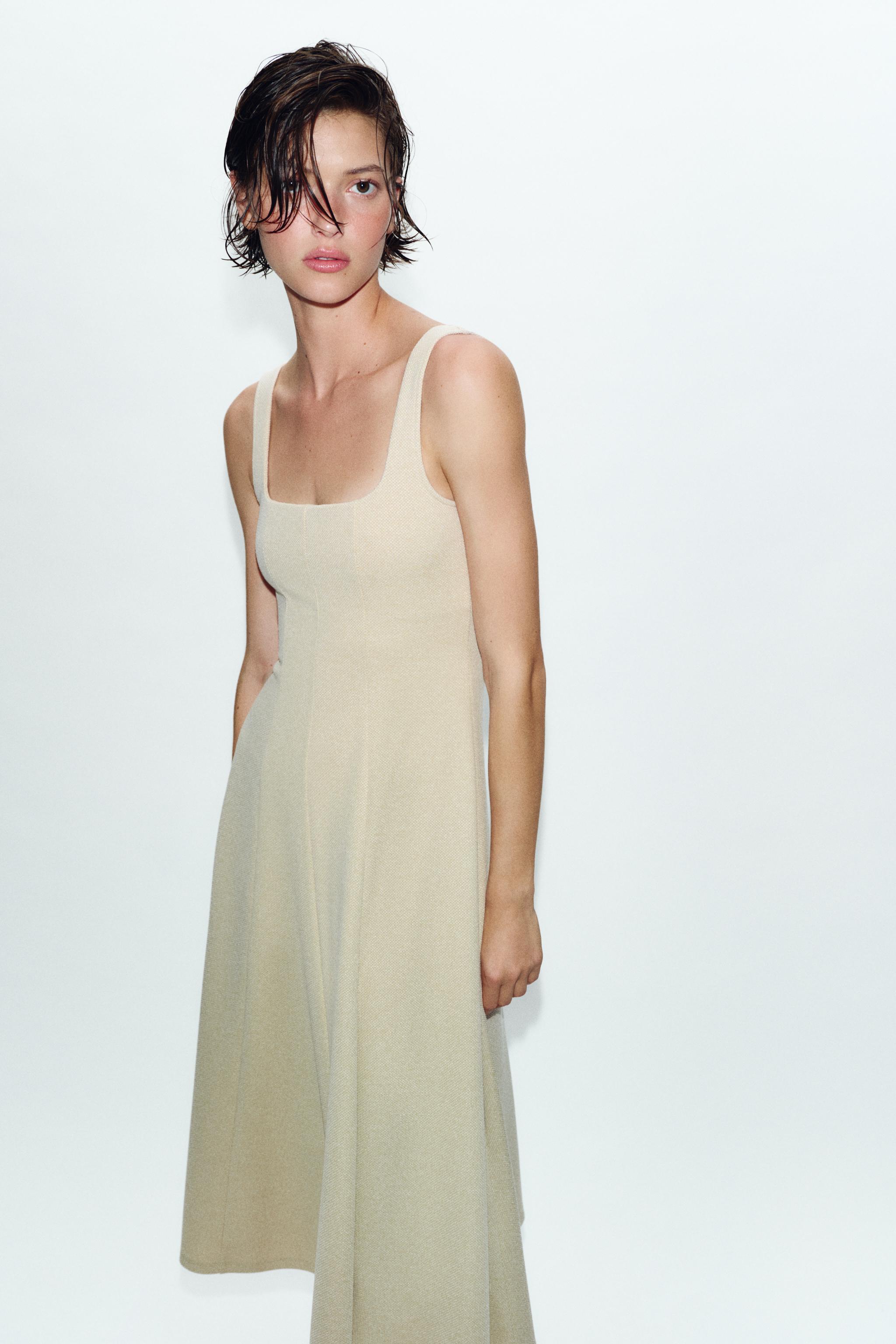 ROBE MI-LONGUE À BRETELLES