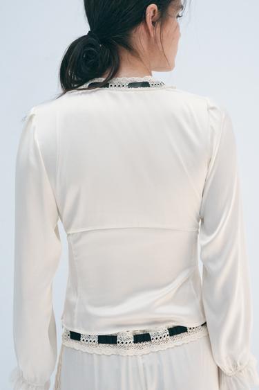 TOP SATINÉ AVEC LACET CONTRASTANT - Gaufrette de Zara - Image 2