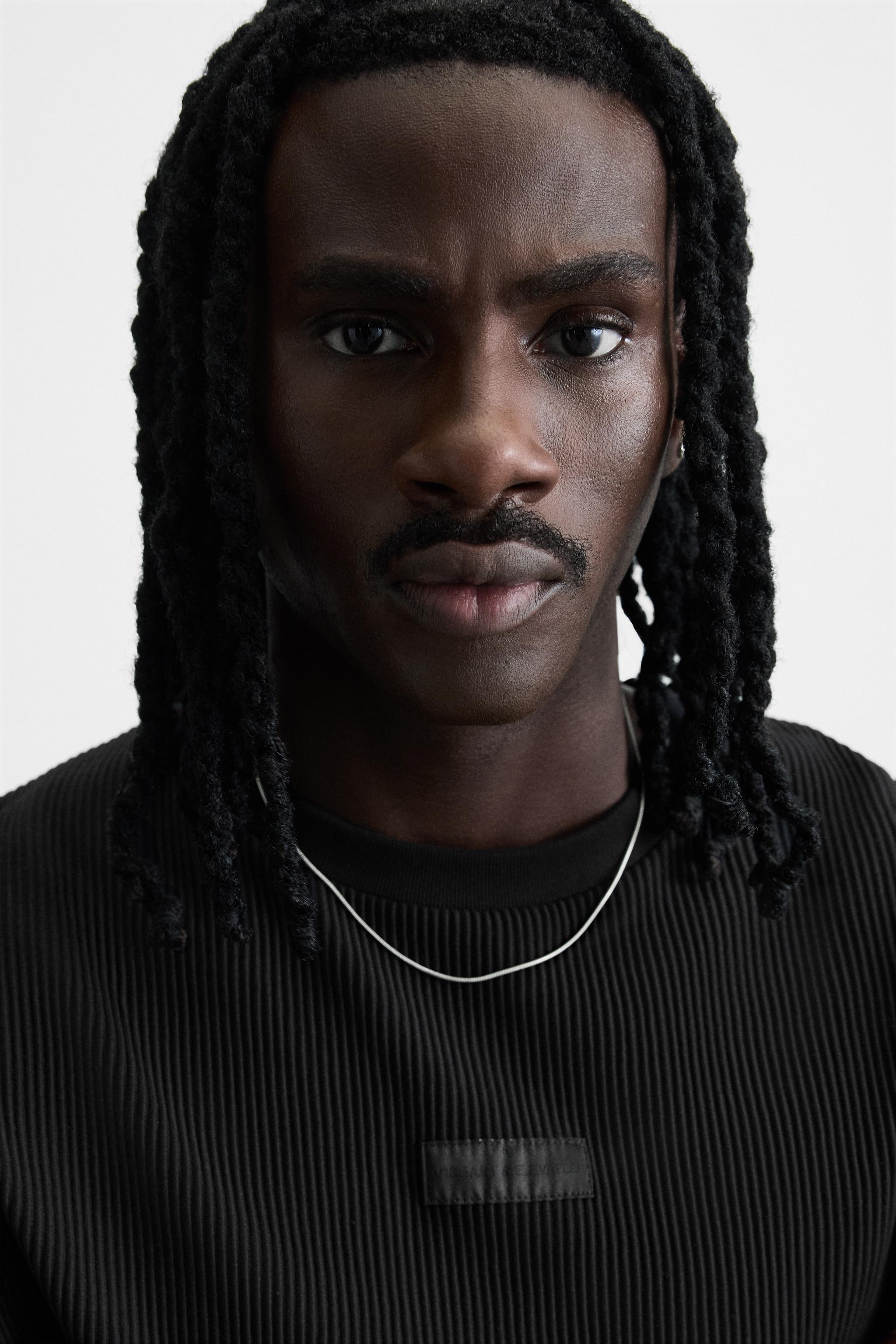 VERTICAL TEXTURED T-SHIRT