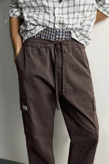 PANTALÓN CARGO SLIM FIT - Marrón de Zara