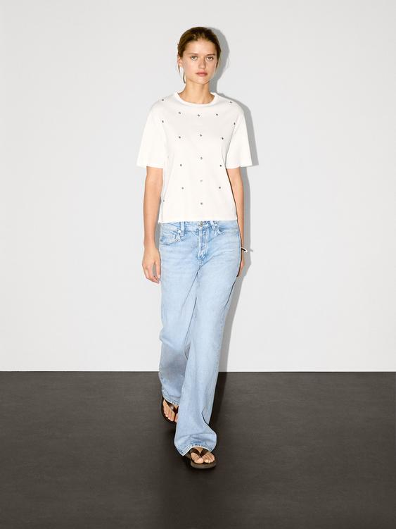 Oversized T-shirt with eyelets
