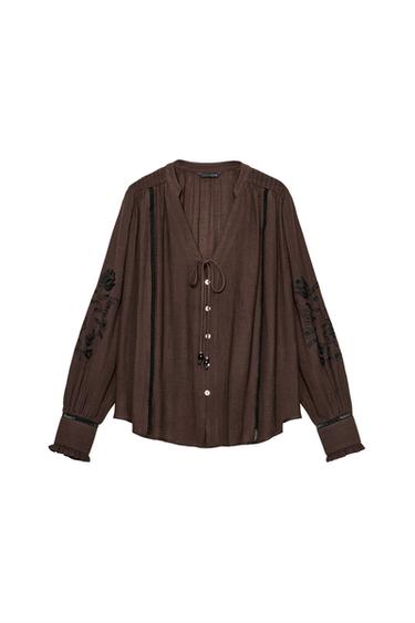قميص بتطريزات ودانتيل - بني by Zara