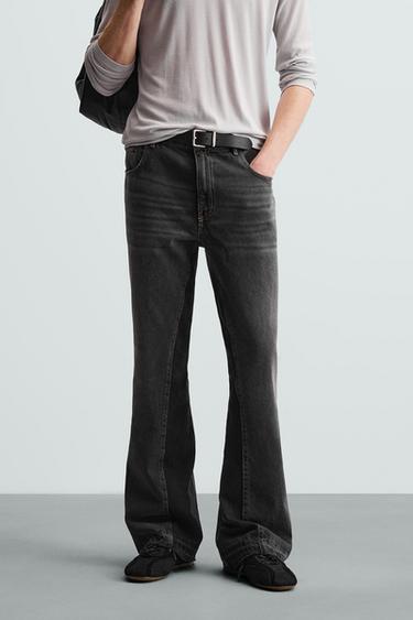 JEANS FLARE FIT - Negro de Zara