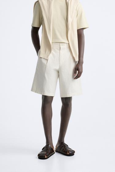BERMUDA RAYAS - Blanco / Negro de Zara