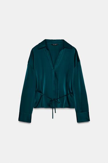 بلوزة ساتانية بحزام رفيع - أخضر شرشيري الخاص بـ Zara