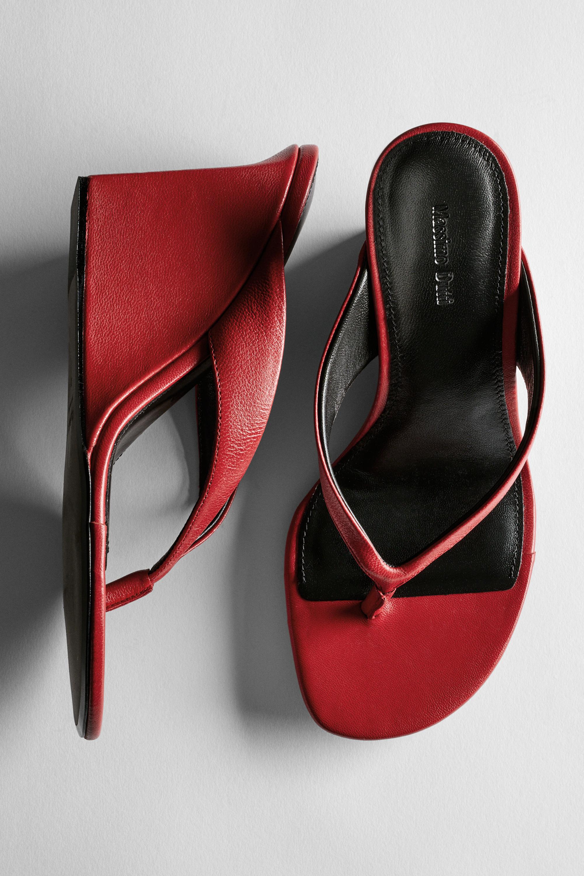 Leather wedges with toe divider