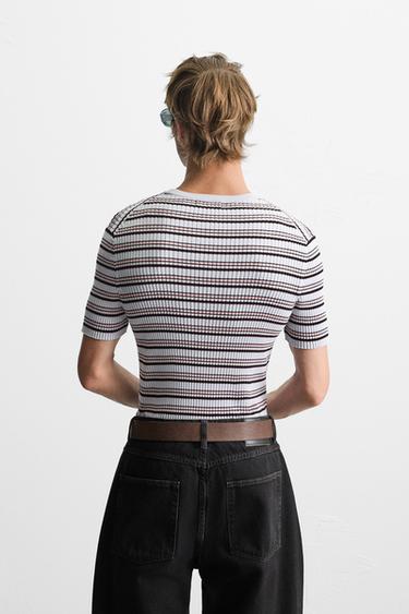T-SHIRT EN MAILLE CÔTELÉE À RAYURES - rayures de Zara
