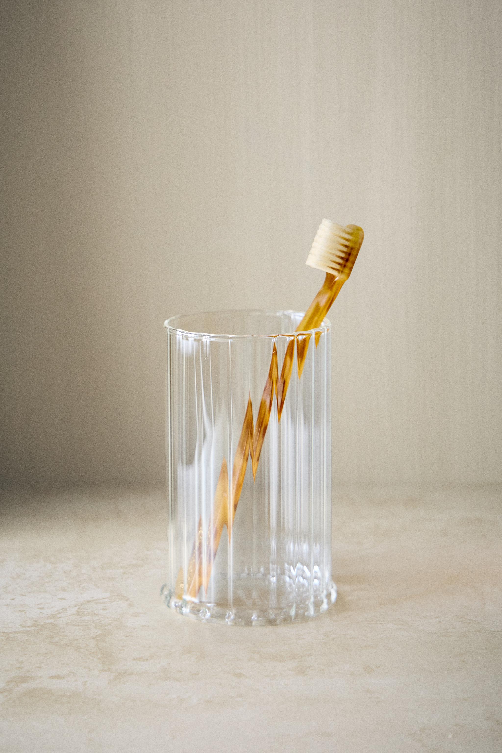 BOROSILICATE TOOTHBRUSH TUMBLER