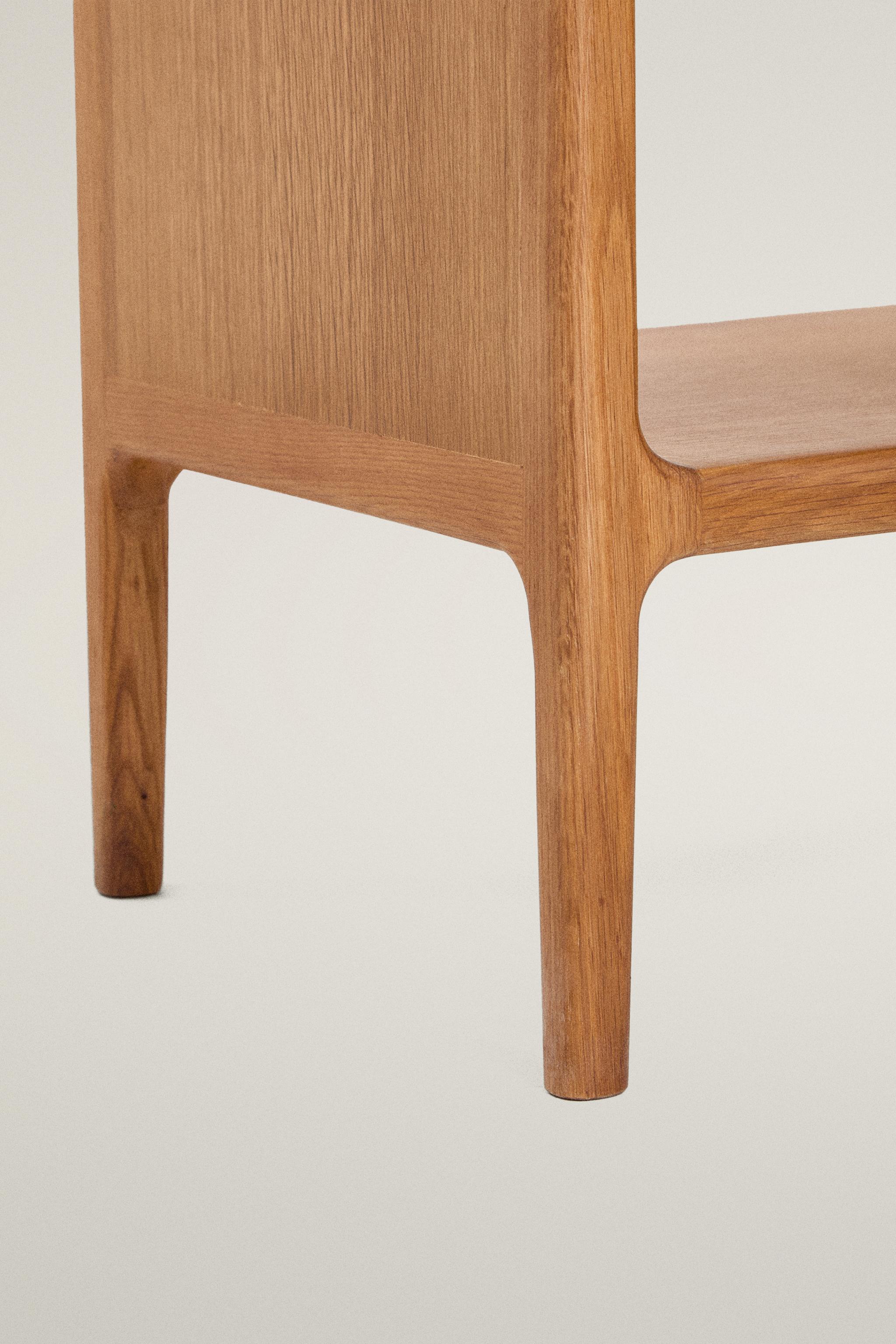 OAK WOOD SHELVING UNIT