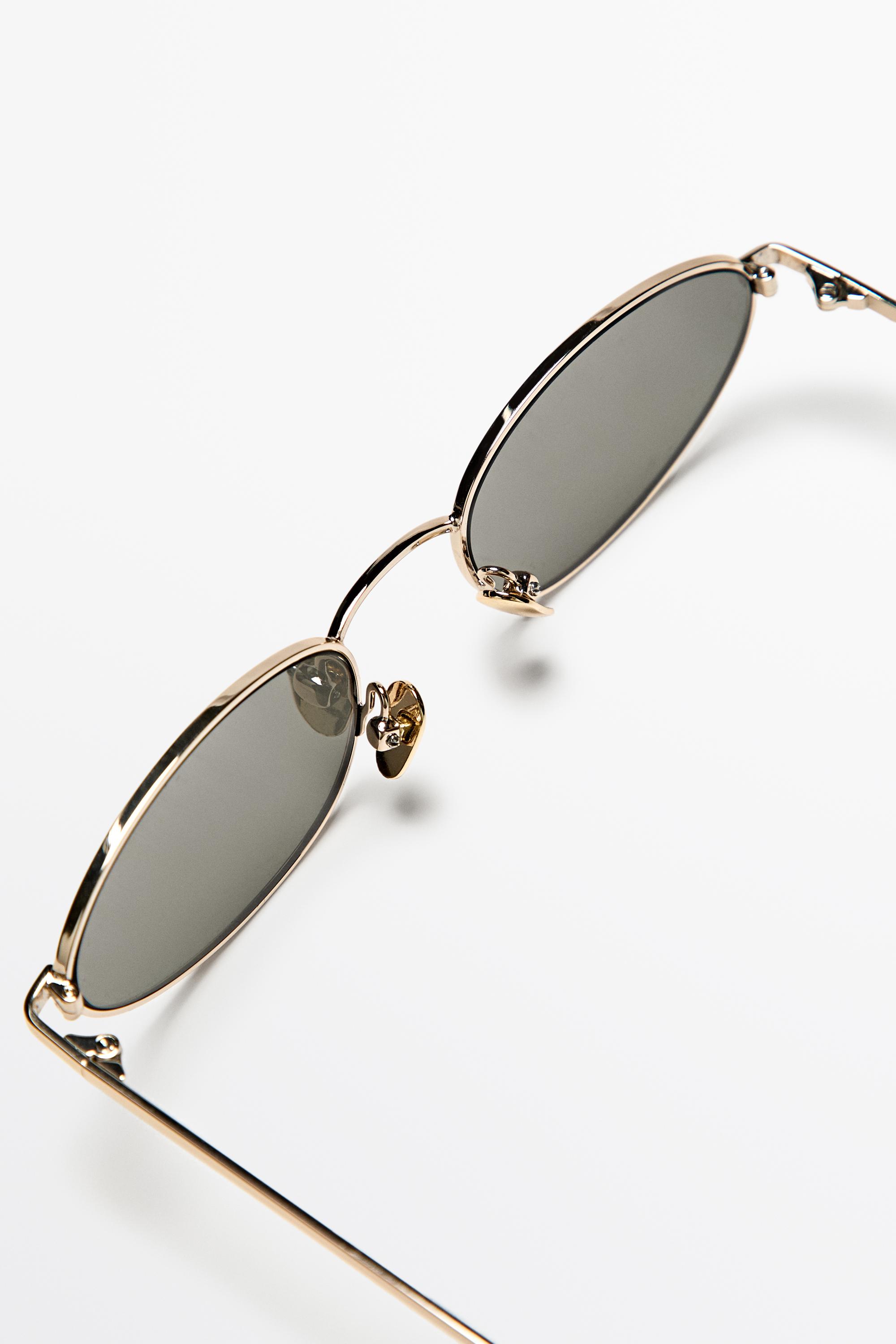 Oval metal sunglasses
