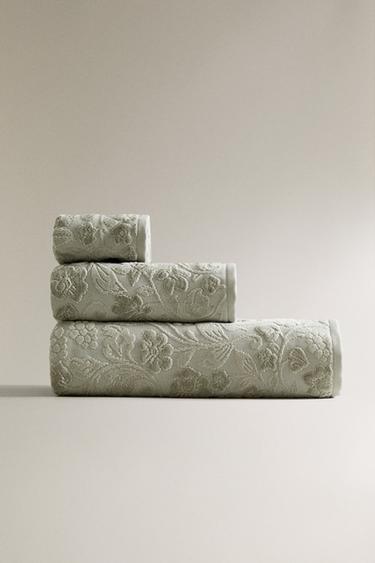 ASCIUGAMANO DA BAGNO JACQUARD FIORI - Verde acqua di Zara - Immagine 0