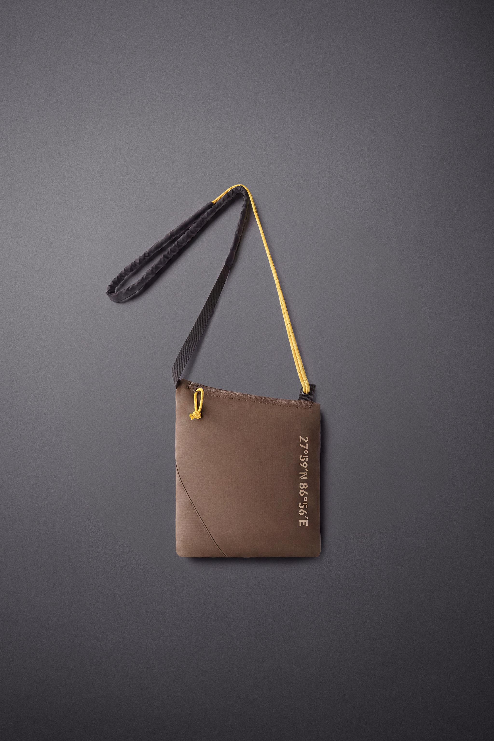 SPORTY CROSSBODY BAG — Brown