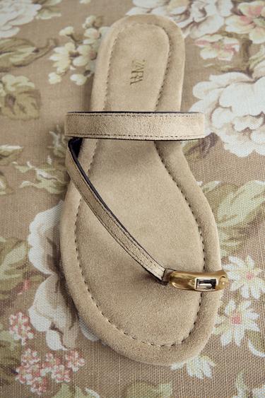 FLAT SPLIT SUEDE SANDALS WITH APPLIQUÉ - Sand Brown by Zara