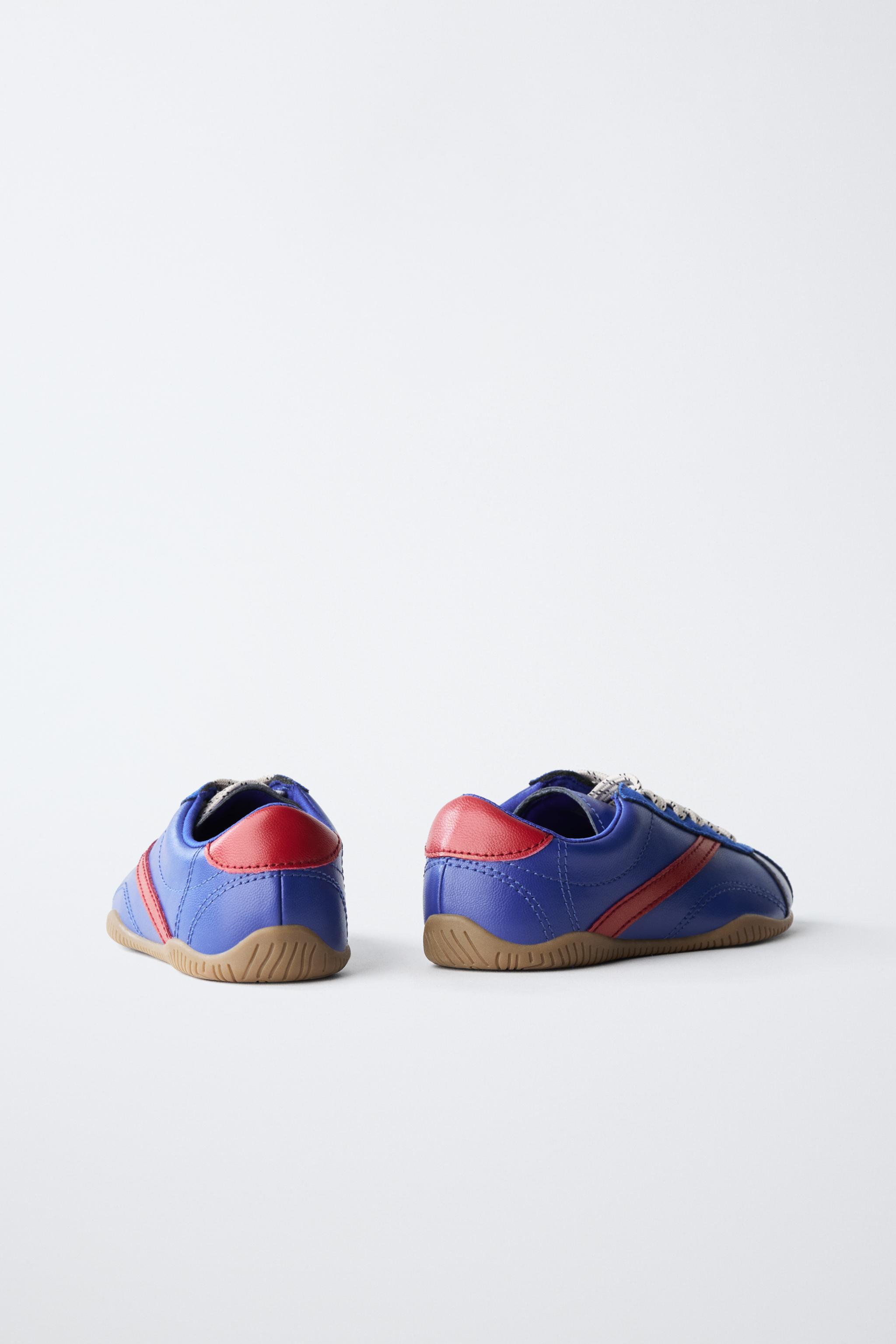 RETRO SNEAKERS