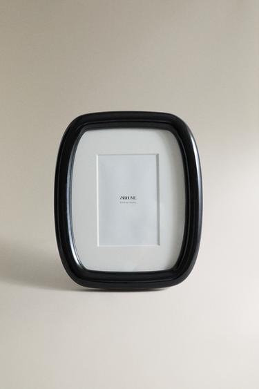 OVAL WOODEN FRAME - Black by Zara