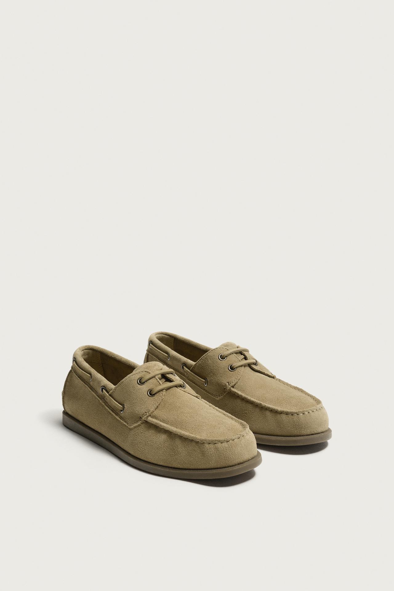 LEATHER BOAT SHOES — Brown