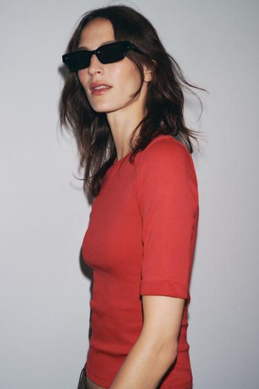 CAMISETA ALGODÓN LAVADA - Fresa de Zara