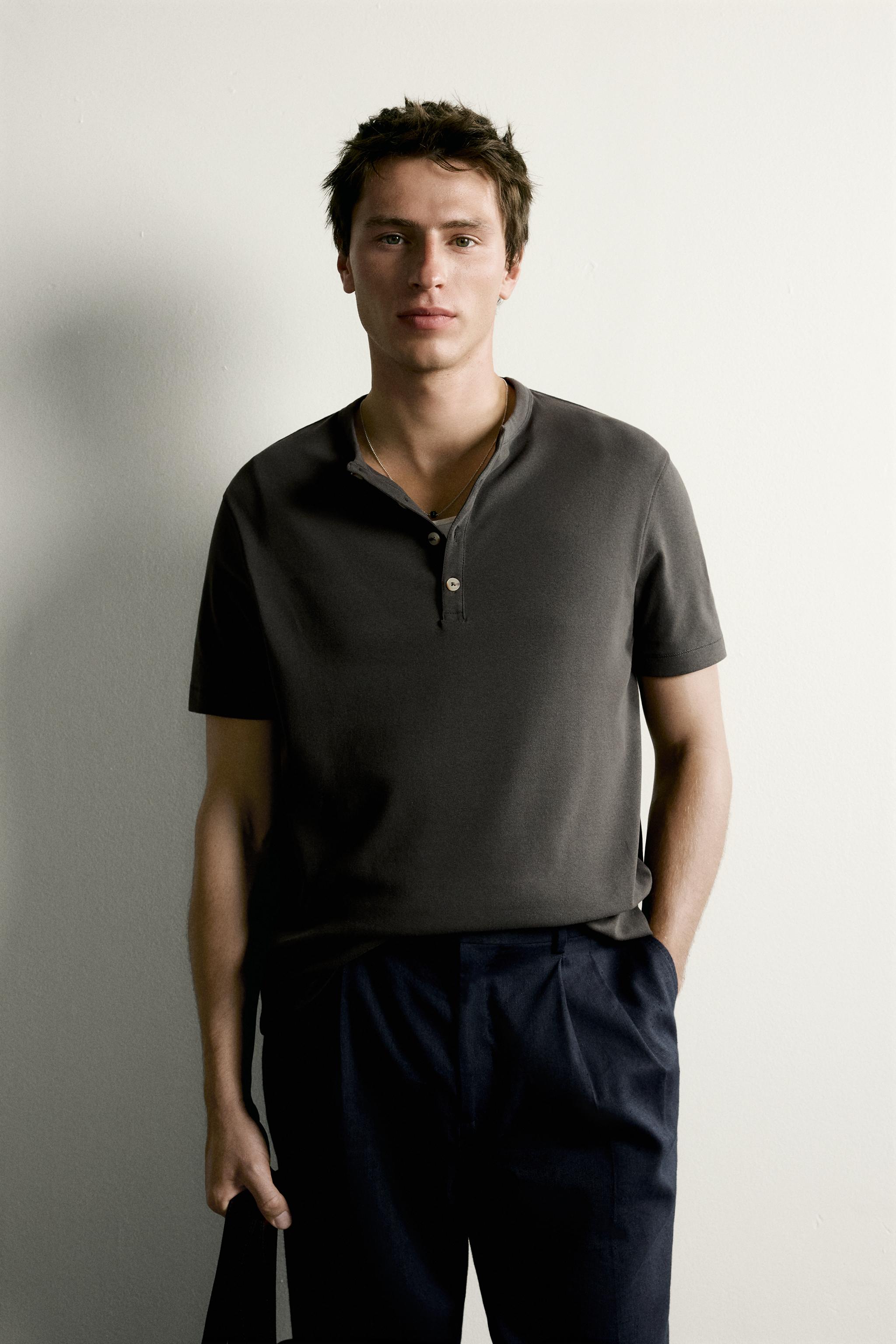 REGULAR FIT HENLEY T-SHIRT — Brown