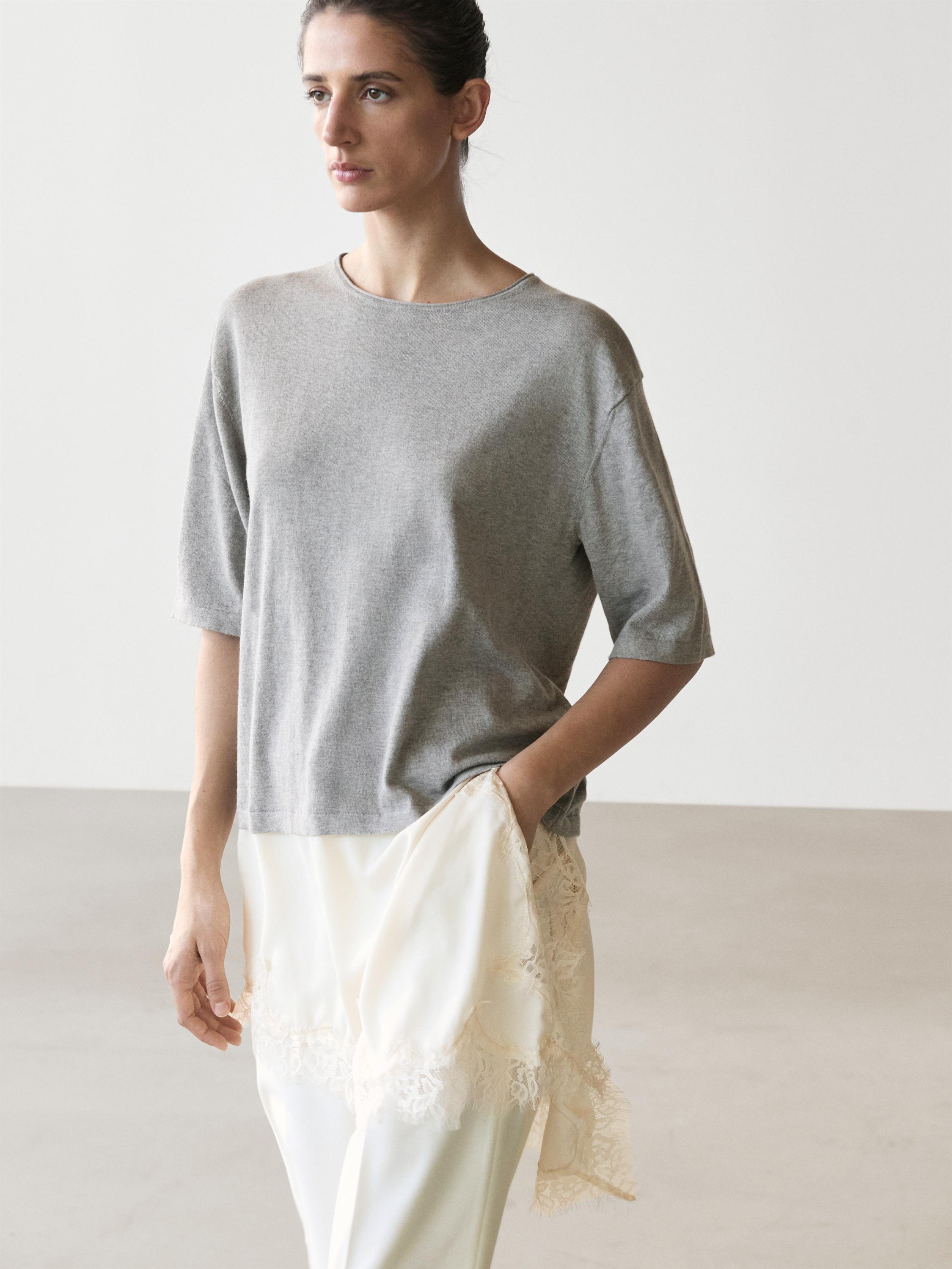 Pull combiné à dentelle