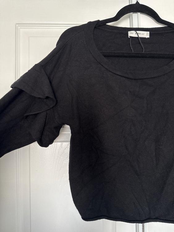 BLACK RUFFLE SLEEVE KNIT - Image 3