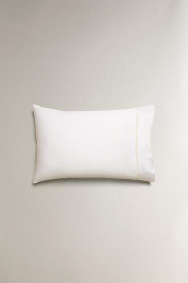 TAIE D’OREILLER SATIN BRODERIE JOUR ÉCHELLE - Blanc cassé de Zara - Image 3