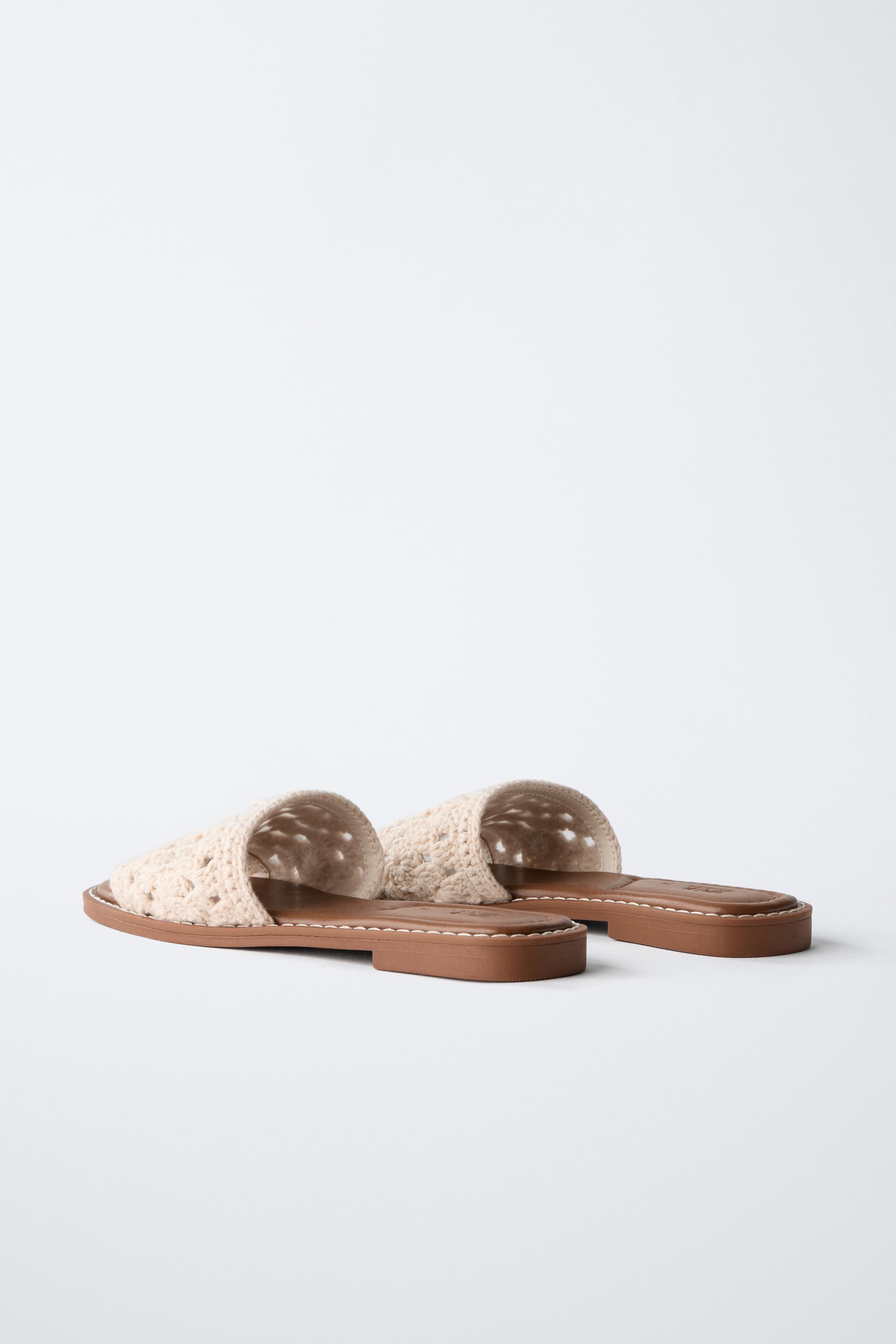 ZARA　黒 クロコダイル風 スライドサンダル ZARA 黒 クロコダイル風 スライドサンダル Men´s Sliders