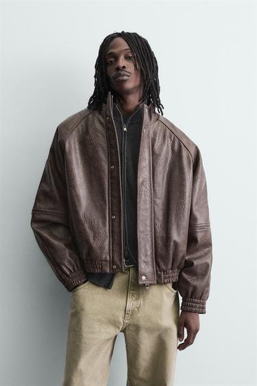 CAZADORA EFECTO PIEL VINTAGE - Tostado oscuro de Zara