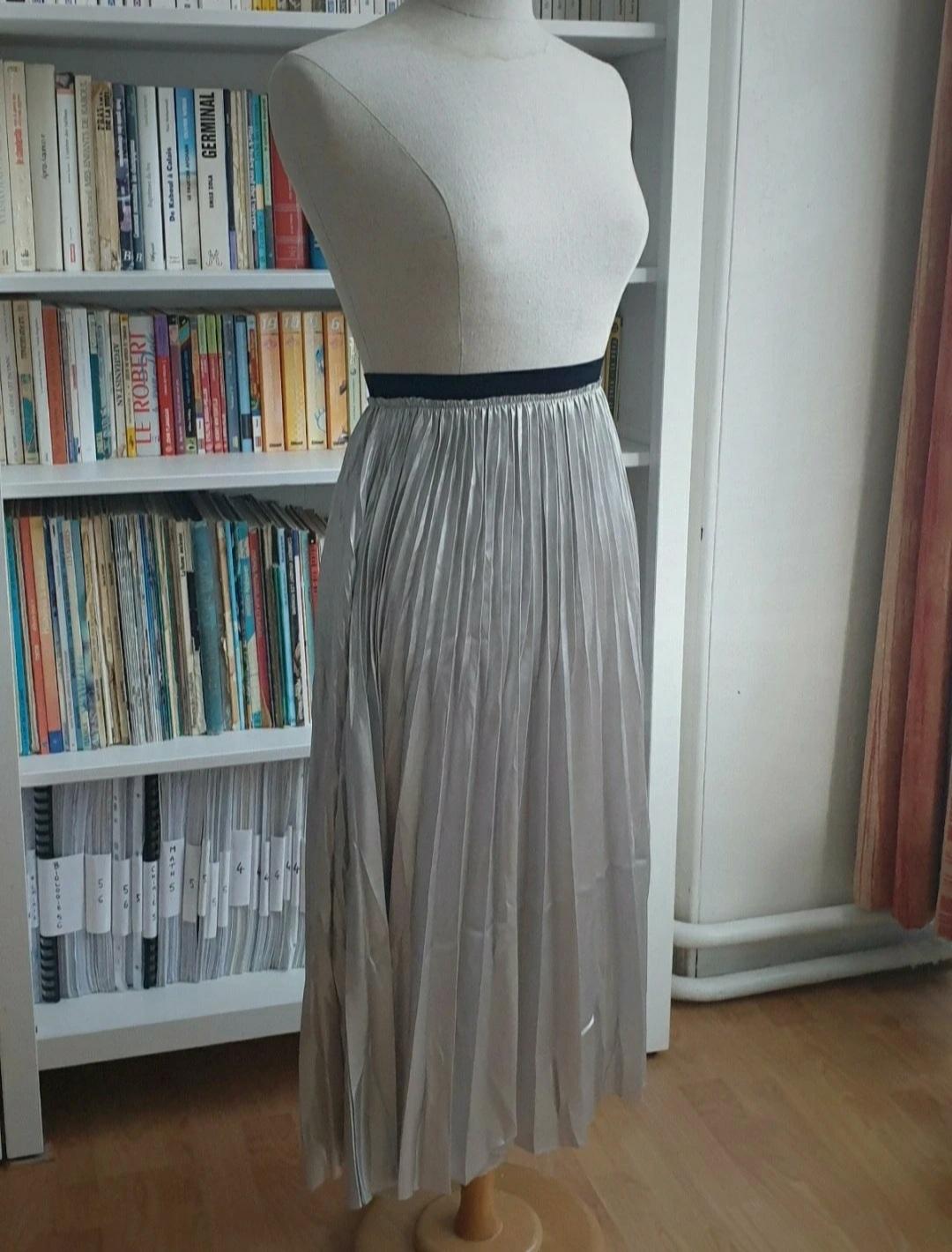 METALLIC ACCORDION PLEAT SKIRT - Image 2