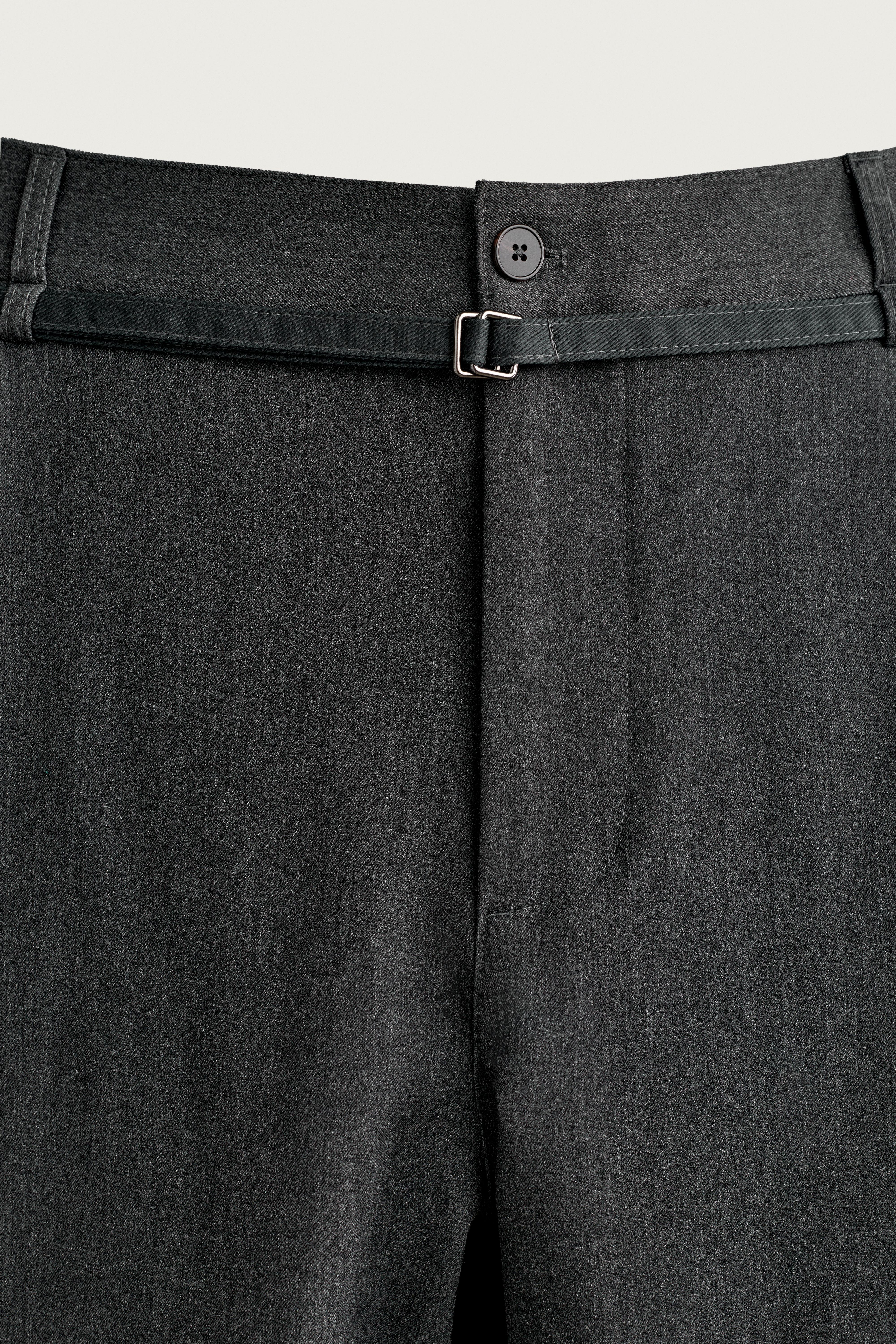 BELTED PLEATED BALLOON FIT PANTS