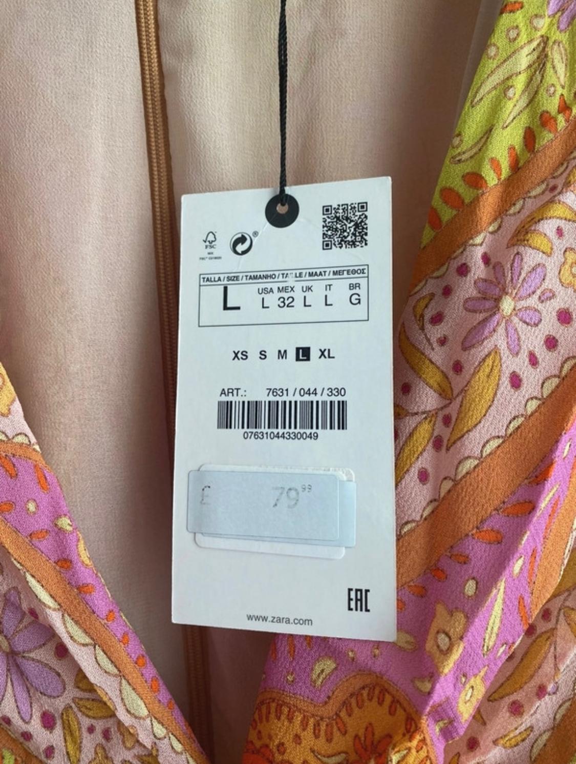 PRINTED DRESS WITH CUT-OUT DETAIL - Image 2
