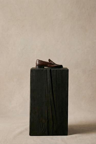 MOCASSINS DE PELL AMB ANTIFAÇ - Marró de Zara